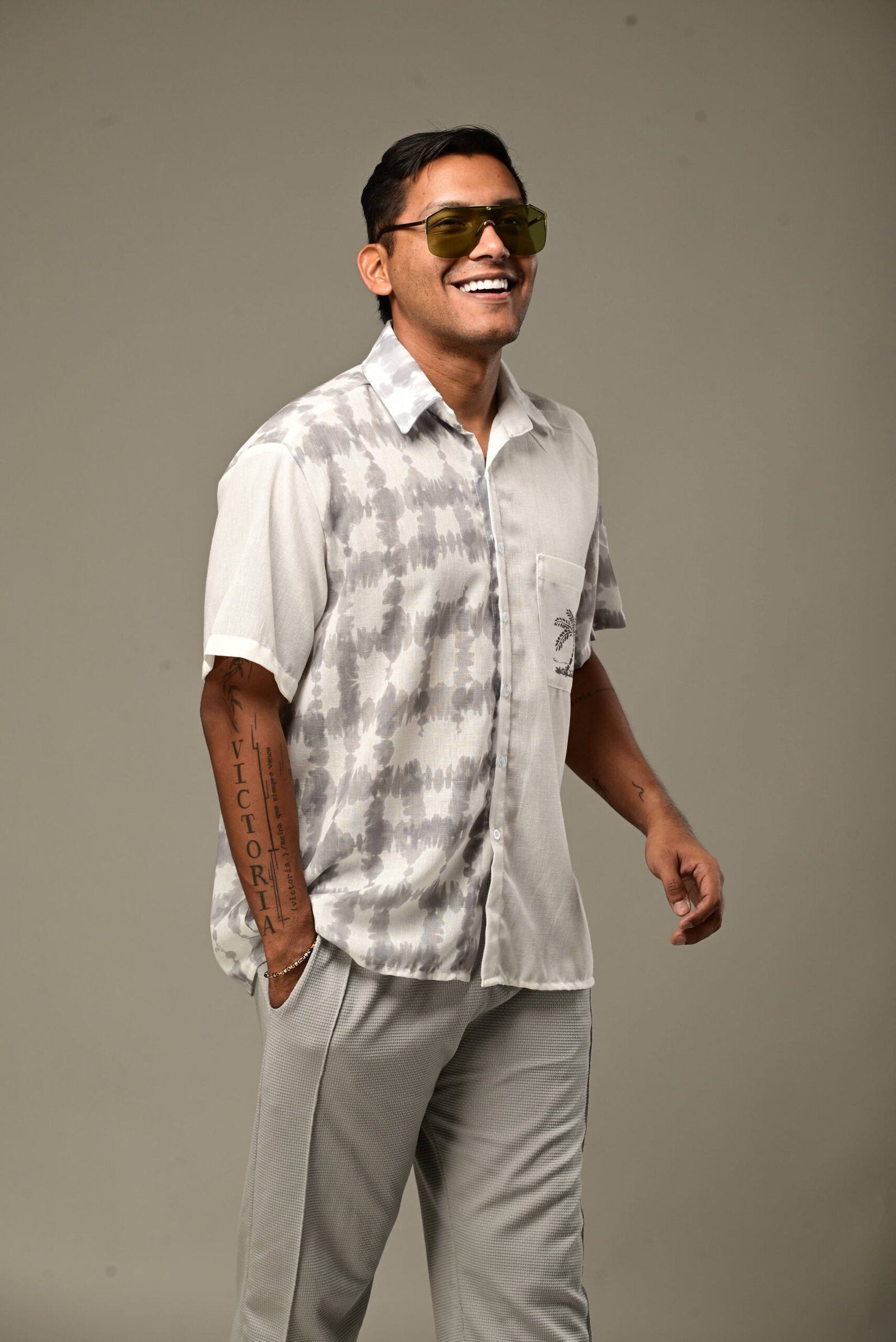 Camisa Gris palma - Image 9