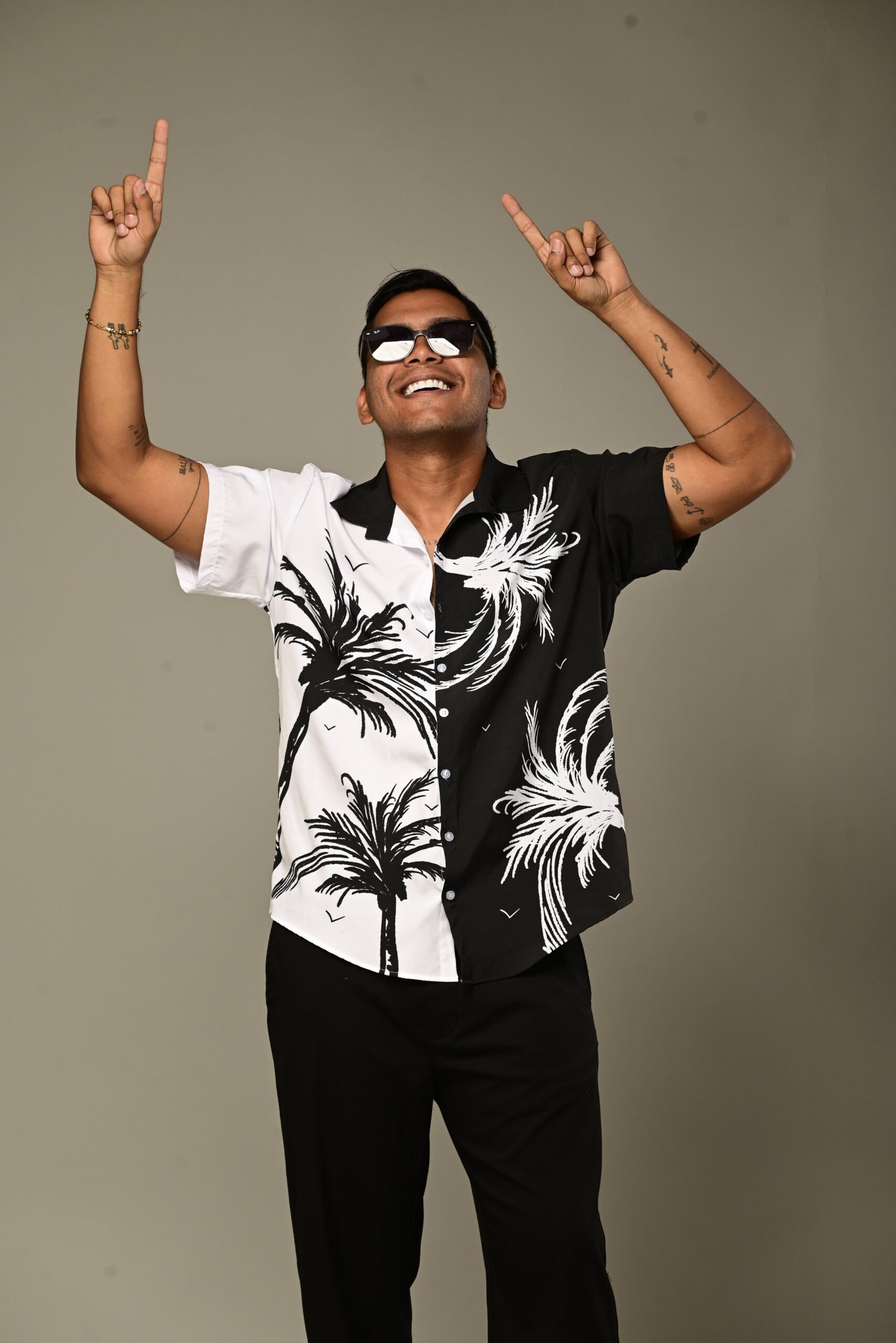 Camisa A blanco y negro - Image 4