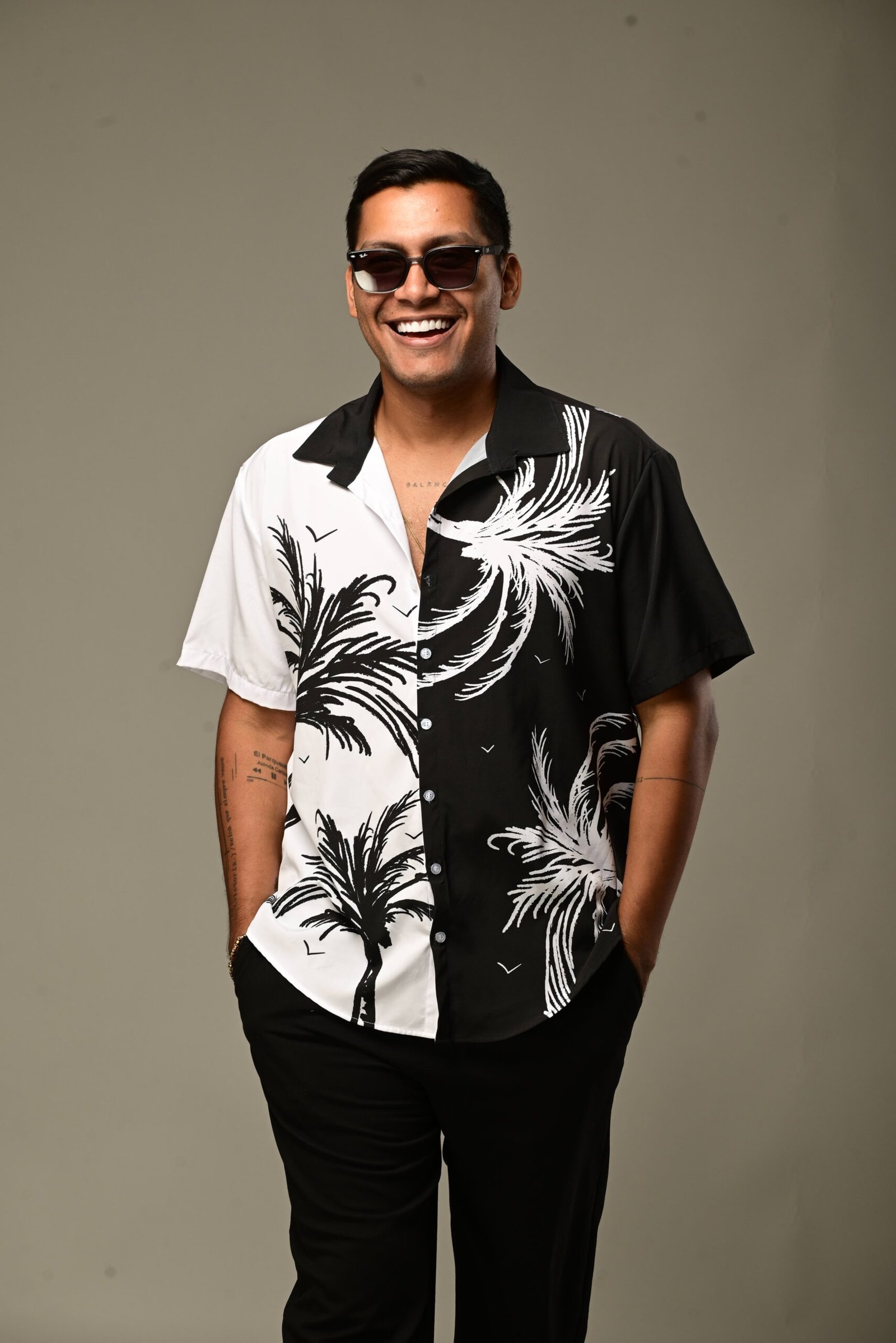 Camisa A blanco y negro - Image 2