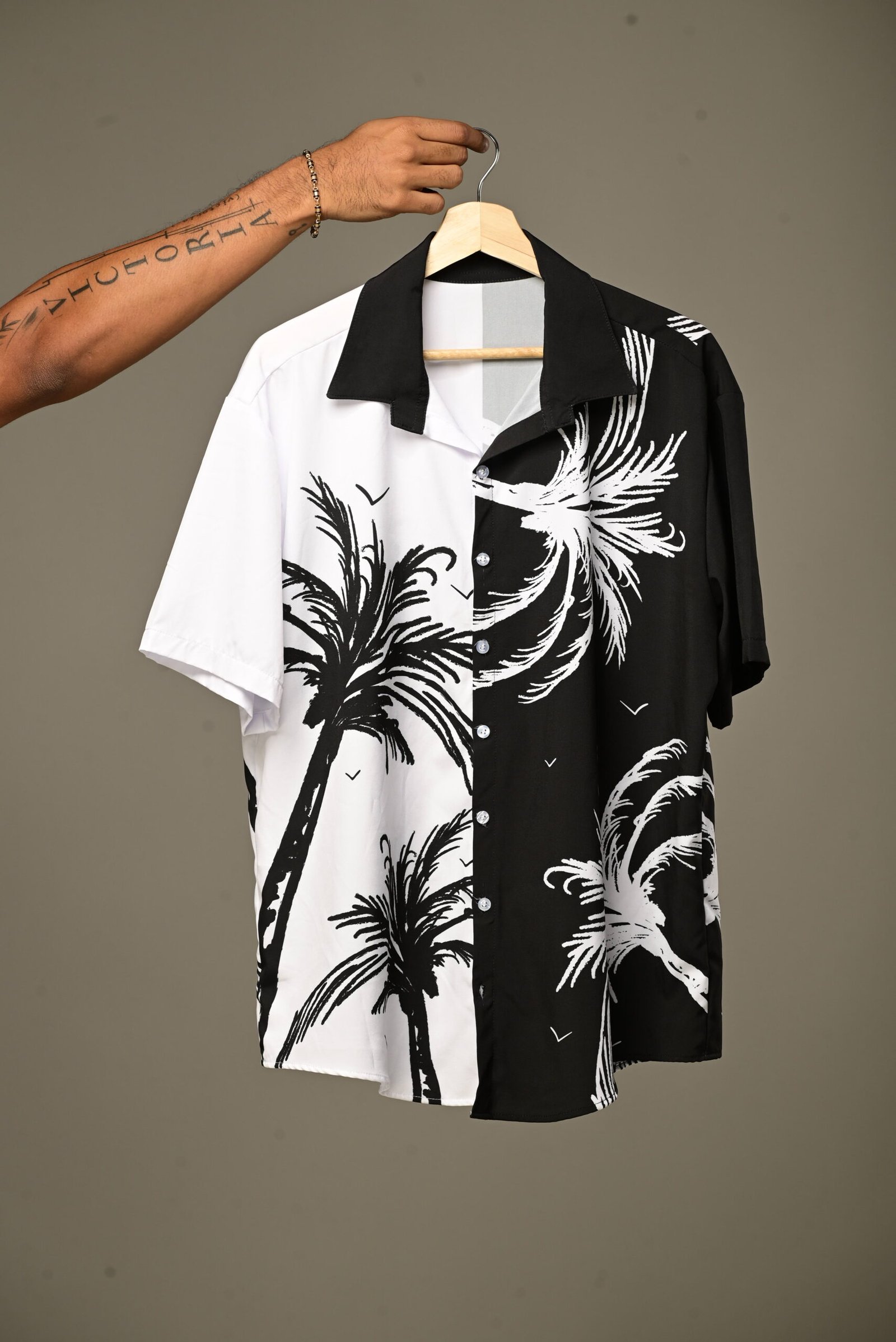 Camisa A blanco y negro