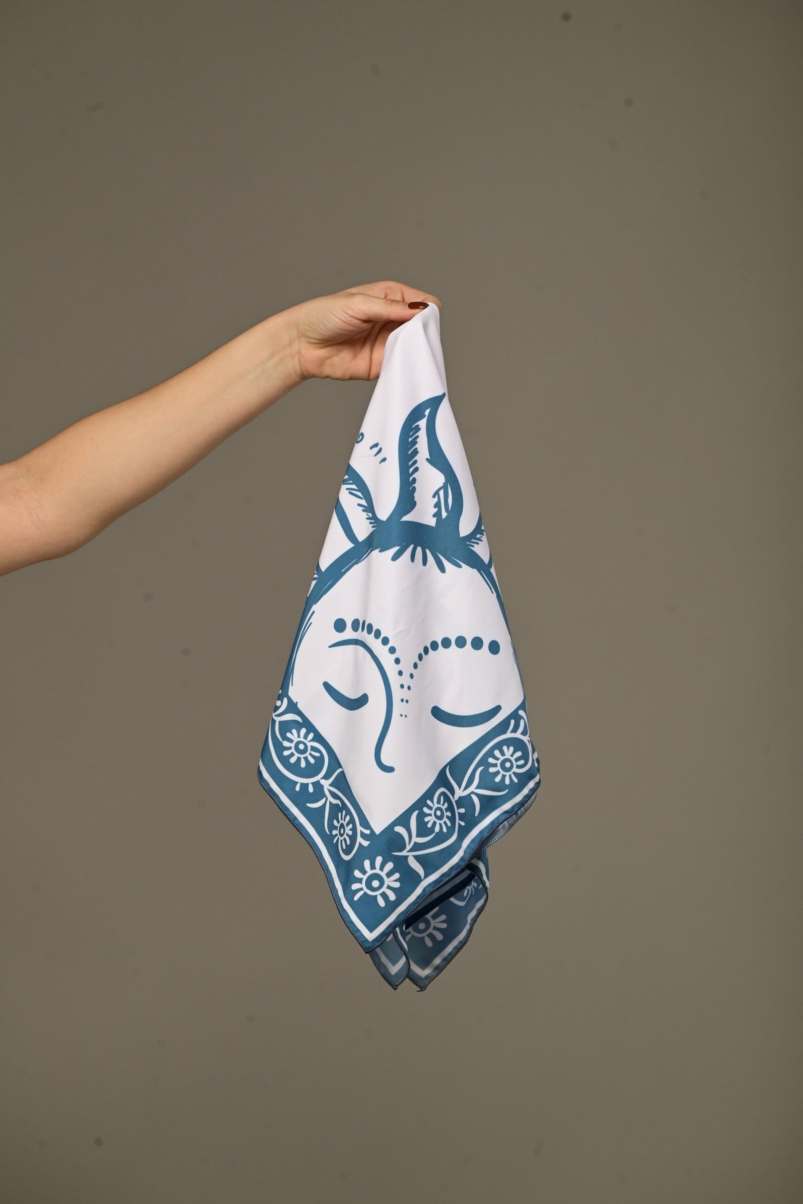 Pañoleta Sale el sol